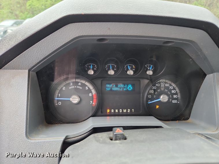 image for item MW9639 2011 Ford F250 Super Duty XL  Crew Cab pickup truck