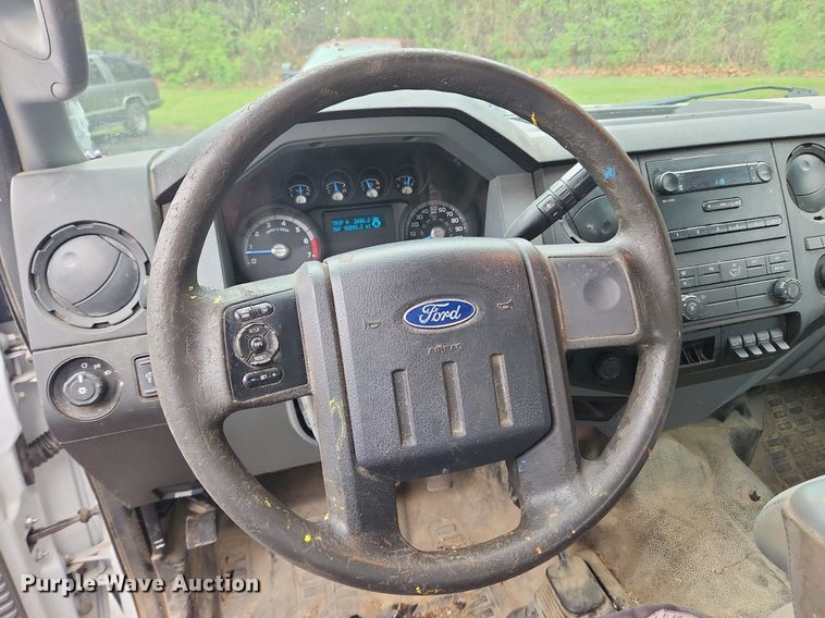 image for item MW9639 2011 Ford F250 Super Duty XL  Crew Cab pickup truck