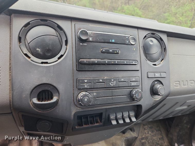 image for item MW9639 2011 Ford F250 Super Duty XL  Crew Cab pickup truck