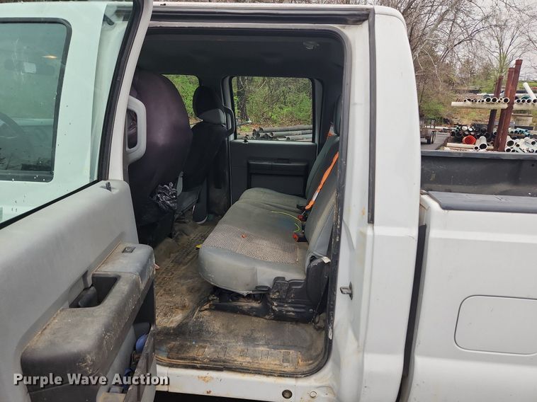 image for item MW9639 2011 Ford F250 Super Duty XL  Crew Cab pickup truck