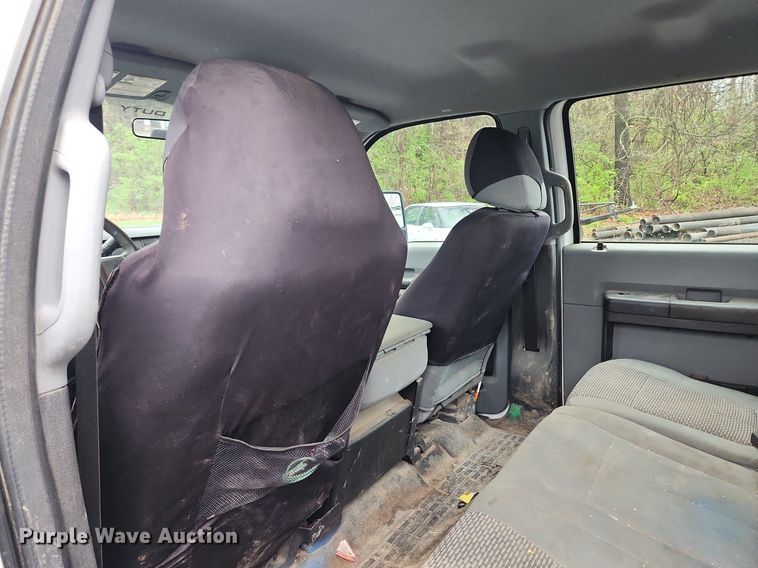 image for item MW9639 2011 Ford F250 Super Duty XL  Crew Cab pickup truck