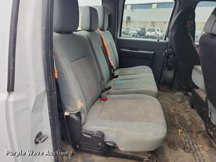 image for item MW9639 2011 Ford F250 Super Duty XL  Crew Cab pickup truck