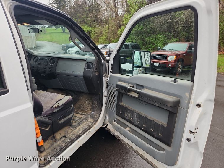 image for item MW9639 2011 Ford F250 Super Duty XL  Crew Cab pickup truck