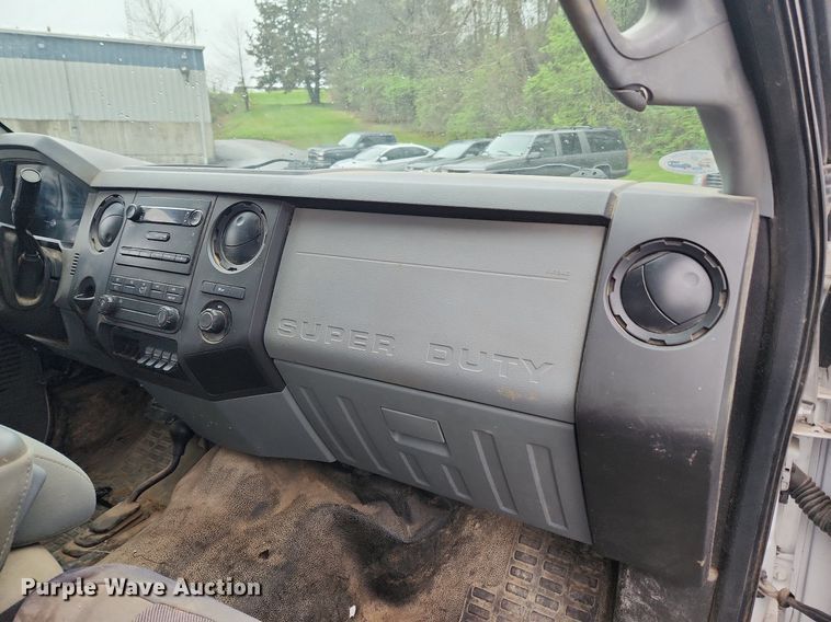 image for item MW9639 2011 Ford F250 Super Duty XL  Crew Cab pickup truck