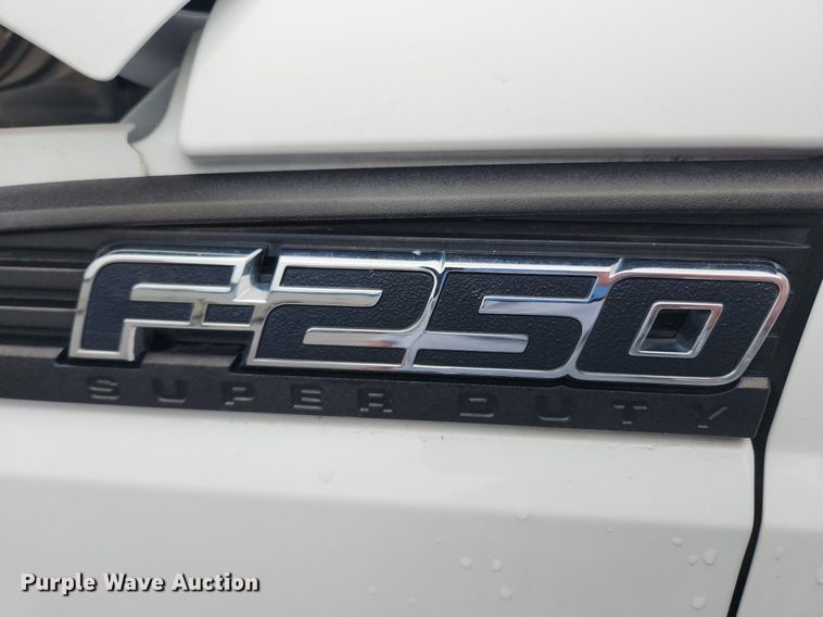 image for item MW9639 2011 Ford F250 Super Duty XL  Crew Cab pickup truck