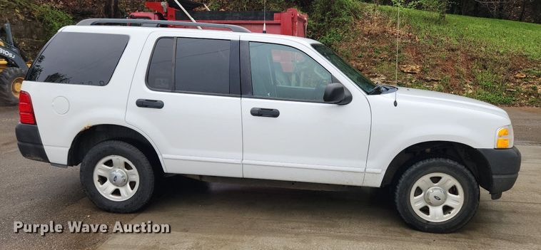 image for item MW9640 2003 Ford Explorer  SUV