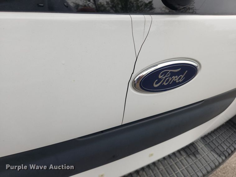 image for item MW9640 2003 Ford Explorer  SUV