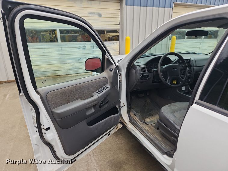 image for item MW9640 2003 Ford Explorer  SUV