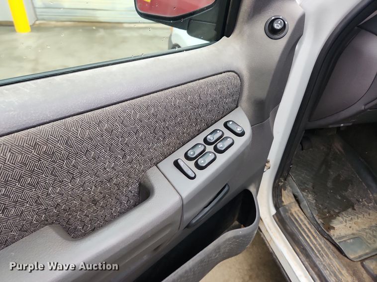 image for item MW9640 2003 Ford Explorer  SUV