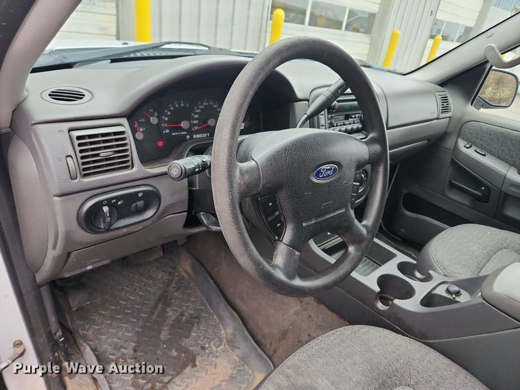 image for item MW9640 2003 Ford Explorer  SUV