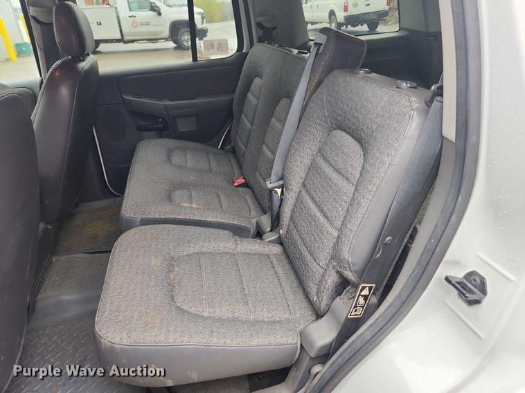 image for item MW9640 2003 Ford Explorer  SUV