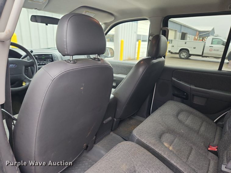 image for item MW9640 2003 Ford Explorer  SUV