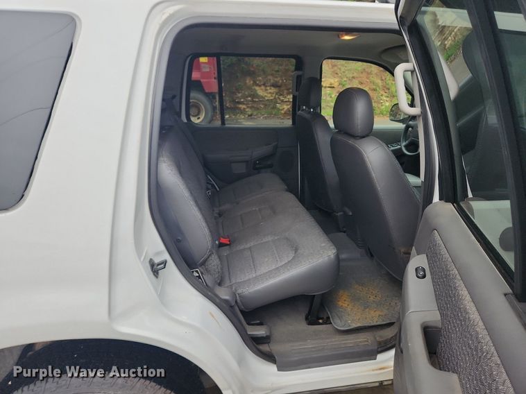 image for item MW9640 2003 Ford Explorer  SUV