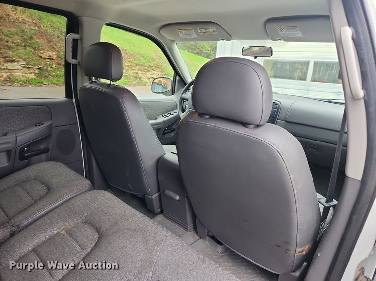 image for item MW9640 2003 Ford Explorer  SUV