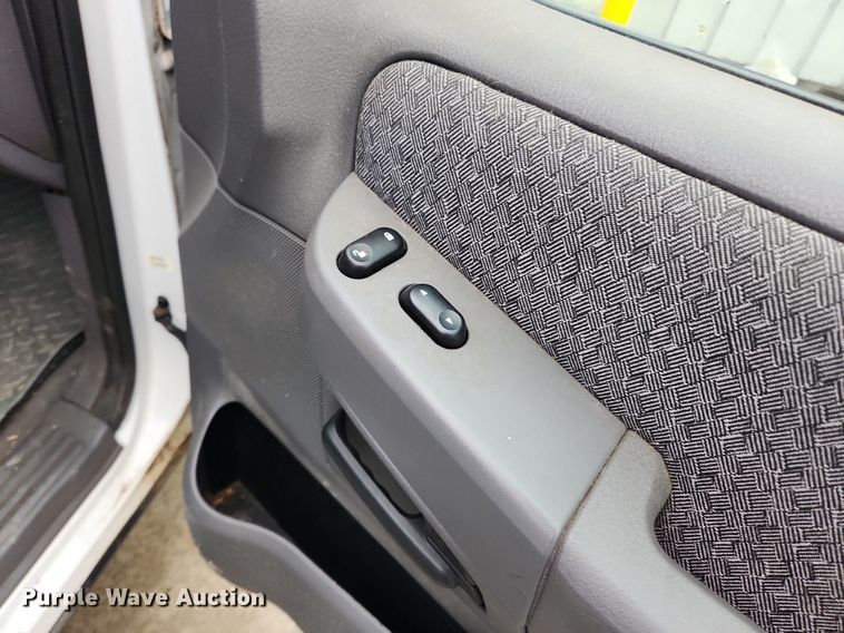 image for item MW9640 2003 Ford Explorer  SUV