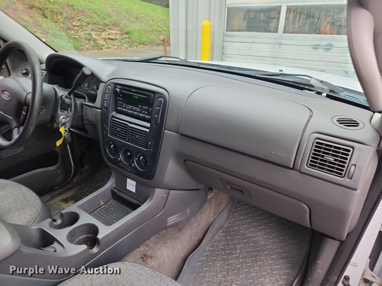 image for item MW9640 2003 Ford Explorer  SUV