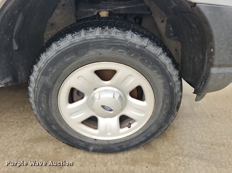 image for item MW9640 2003 Ford Explorer  SUV