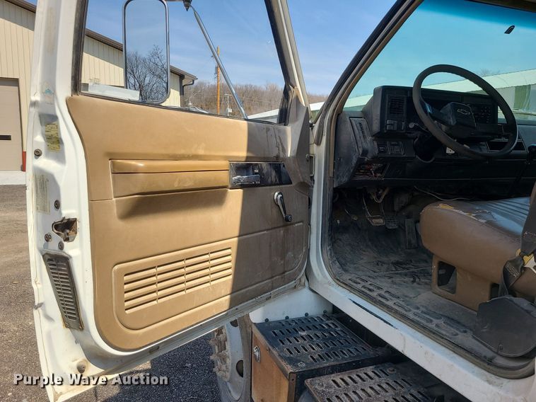 image for item MX9554 1998 Chevrolet C7500  dump truck