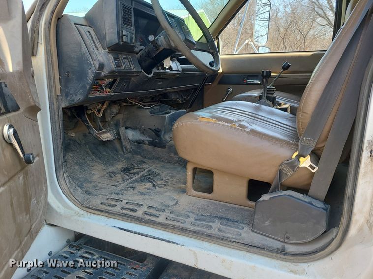 image for item MX9554 1998 Chevrolet C7500  dump truck