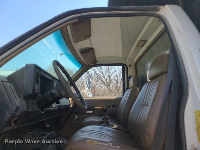 image for item MX9554 1998 Chevrolet C7500  dump truck