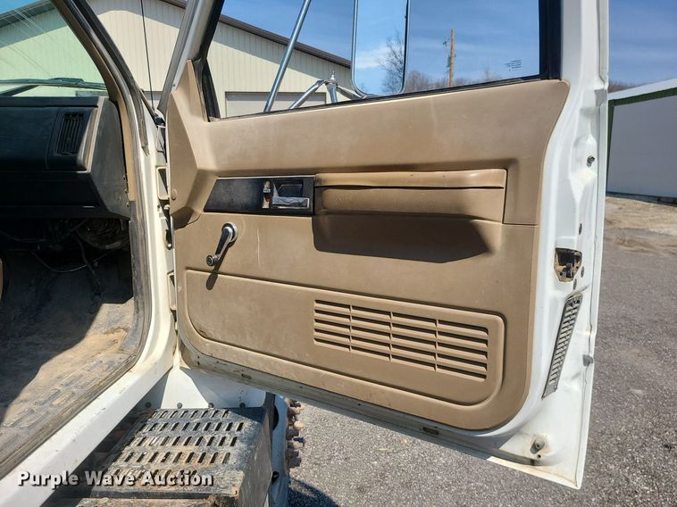 image for item MX9554 1998 Chevrolet C7500  dump truck