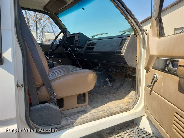 image for item MX9554 1998 Chevrolet C7500  dump truck