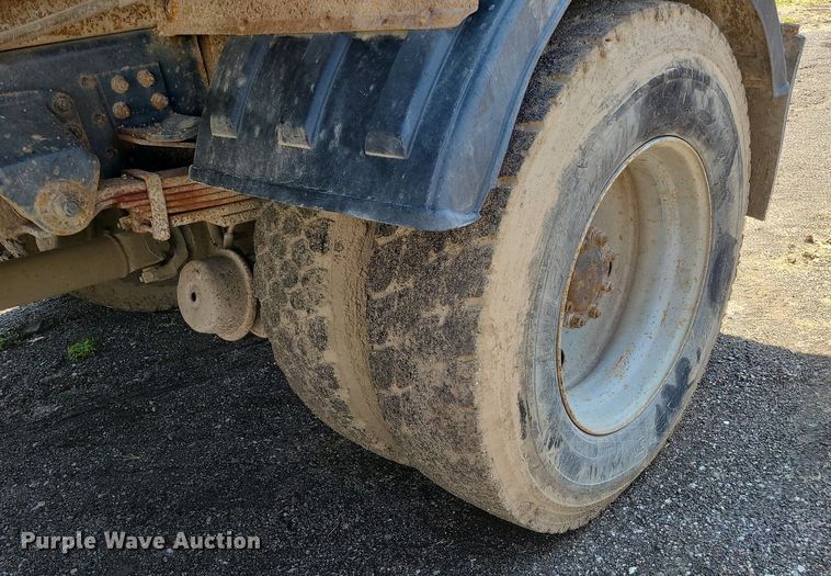 image for item MX9554 1998 Chevrolet C7500  dump truck