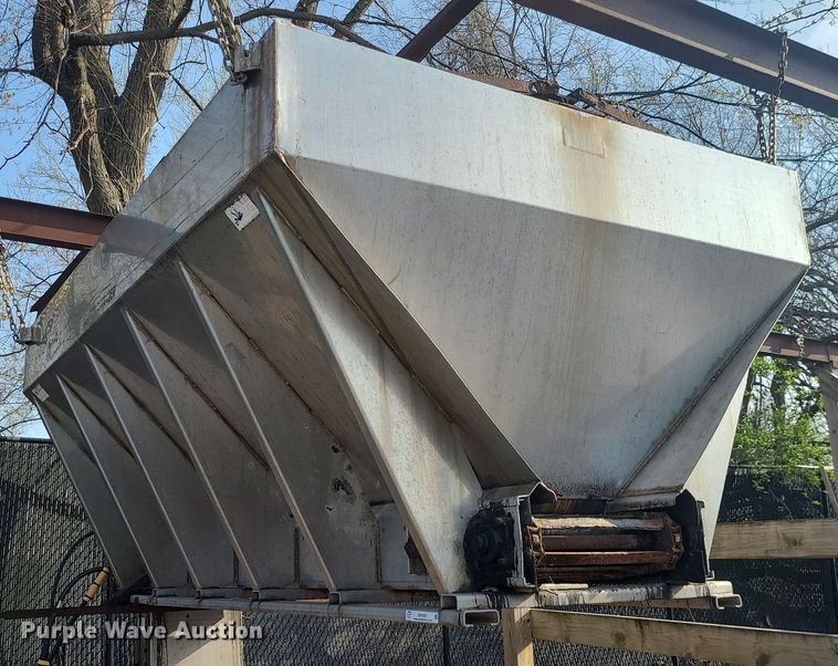 image for item MX9587 Monroe salt spreader