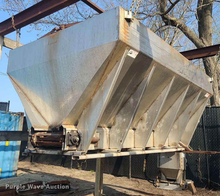 image for item MX9587 Monroe salt spreader