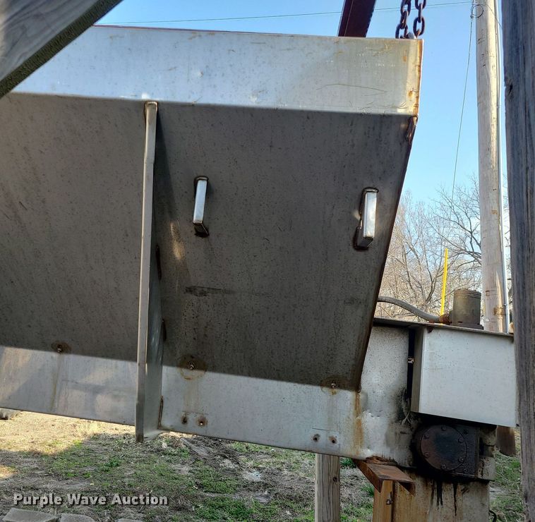 image for item MX9589 Swenson salt spreader