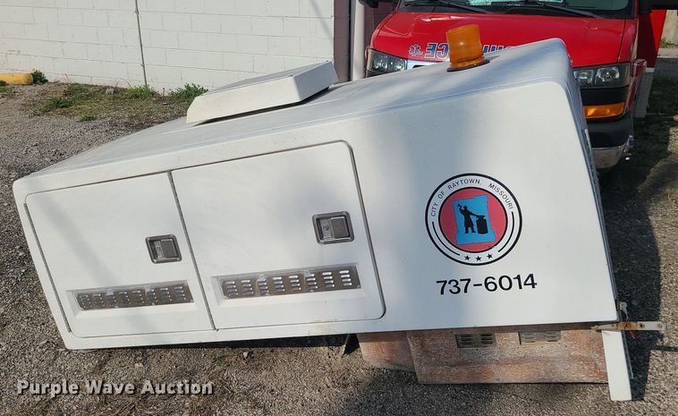 image for item MX9590 Shor-line  animal control bed