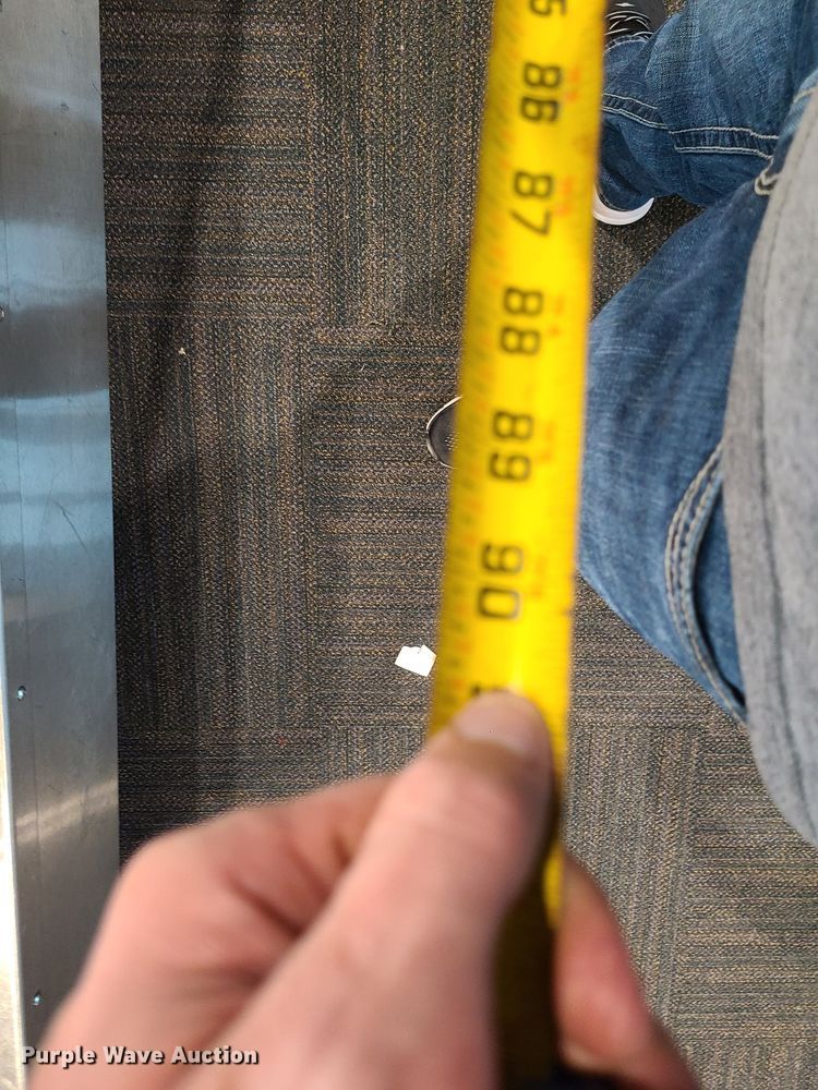 image for item MX9642 (3) luggage carousels