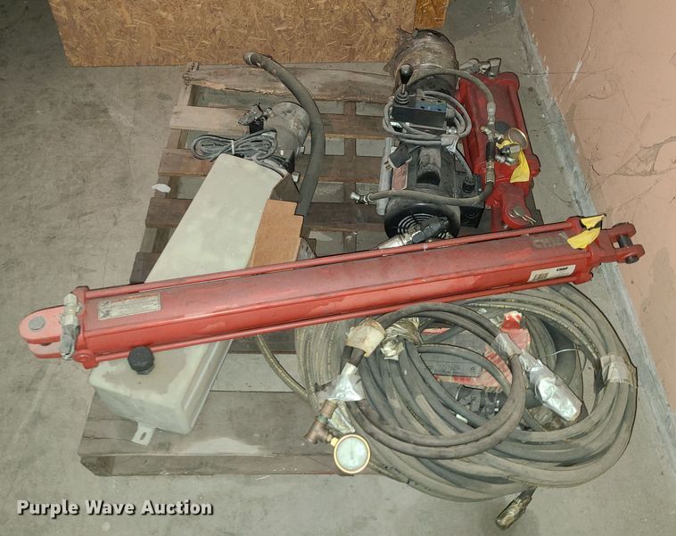 image for item MX9647 (13) aluminum windows