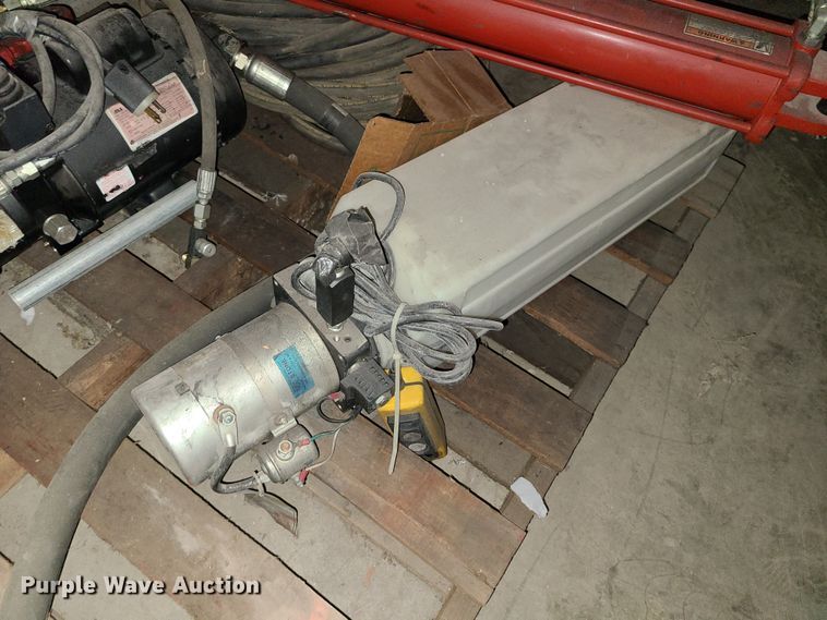 image for item MX9647 (13) aluminum windows