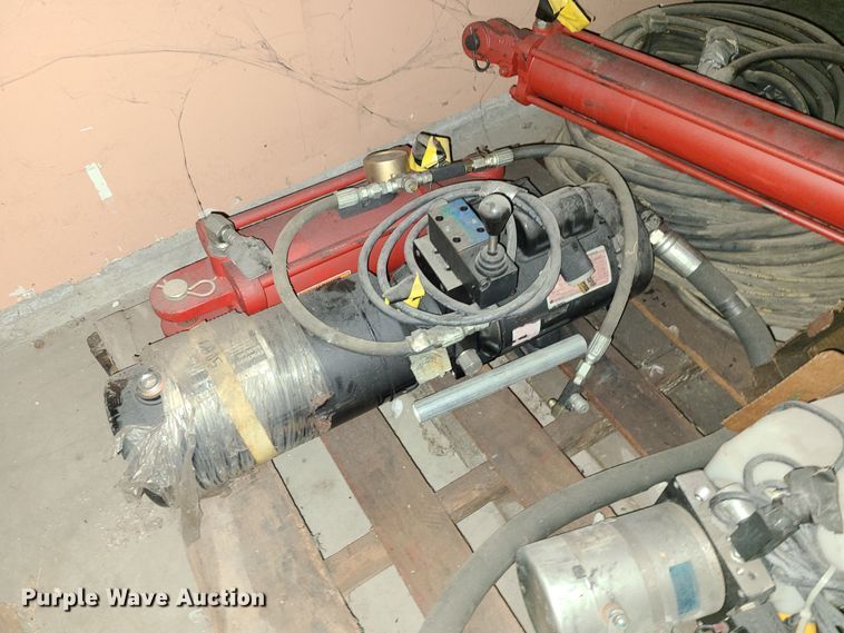 image for item MX9647 (13) aluminum windows