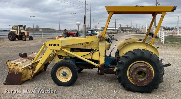 image for item MY9228 Ford 4400  tractor