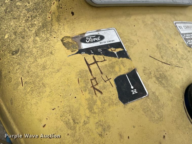 image for item MY9228 Ford 4400  tractor