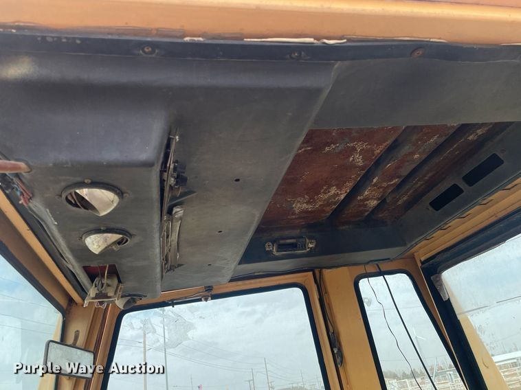 image for item MY9229 1973 Case 870 Agri-King  tractor