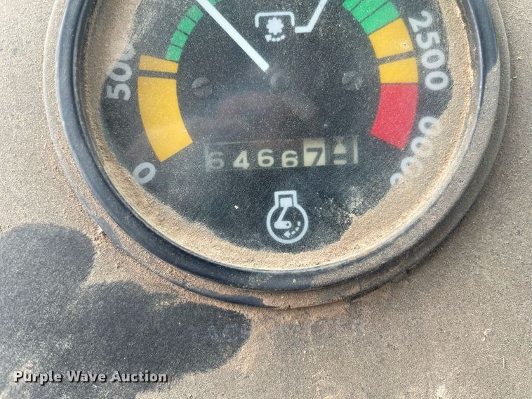 image for item MY9229 1973 Case 870 Agri-King  tractor