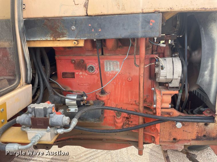 image for item MY9229 1973 Case 870 Agri-King  tractor