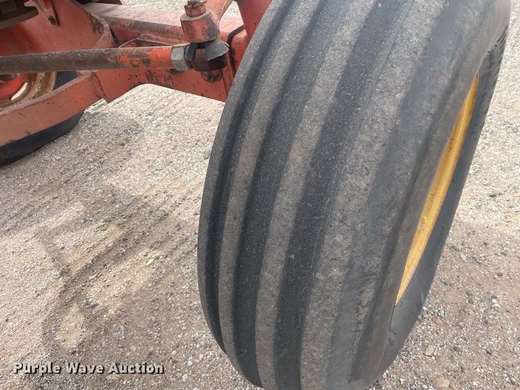 image for item MY9229 1973 Case 870 Agri-King  tractor