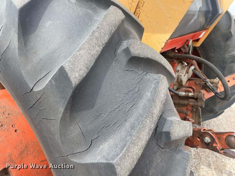 image for item MY9229 1973 Case 870 Agri-King  tractor