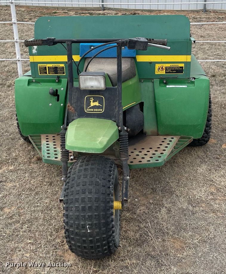 image for item MY9230 1988 John Deere AMT600  utility vehicle