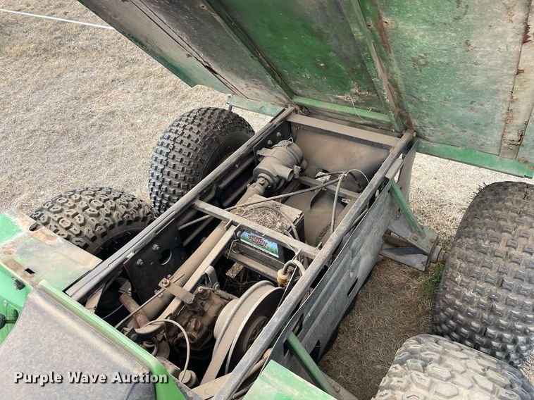 image for item MY9230 1988 John Deere AMT600  utility vehicle