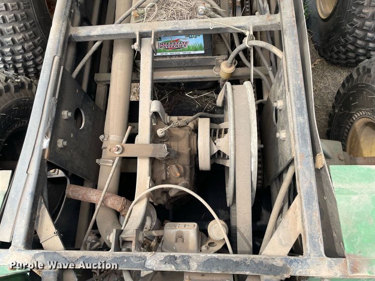 image for item MY9230 1988 John Deere AMT600  utility vehicle