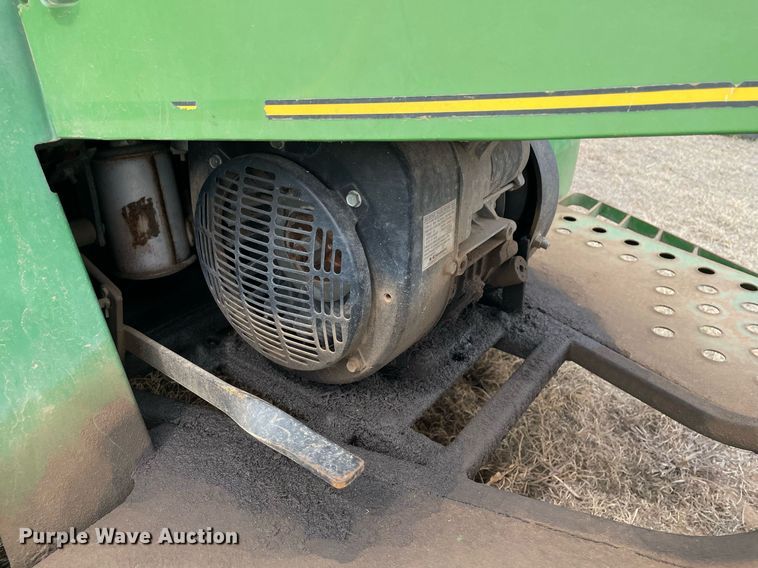 image for item MY9230 1988 John Deere AMT600  utility vehicle