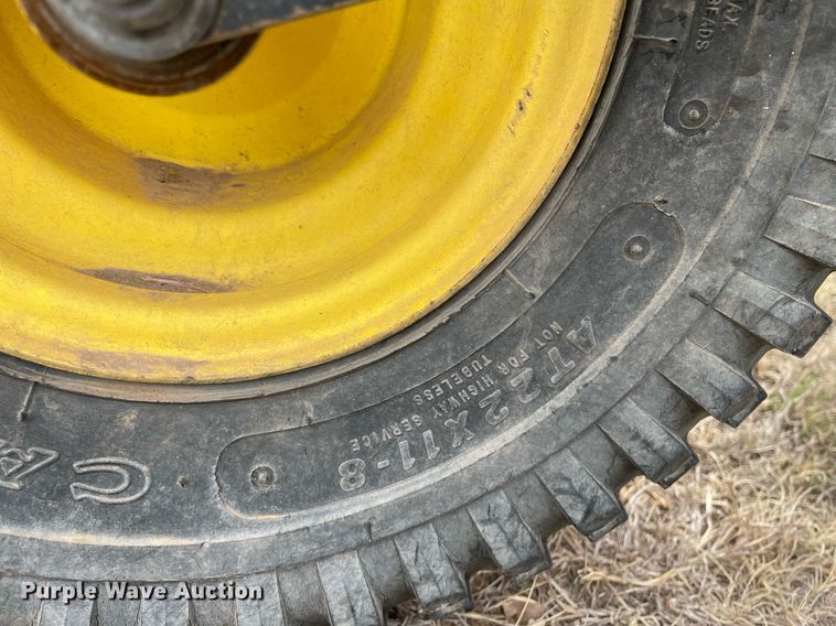 image for item MY9230 1988 John Deere AMT600  utility vehicle