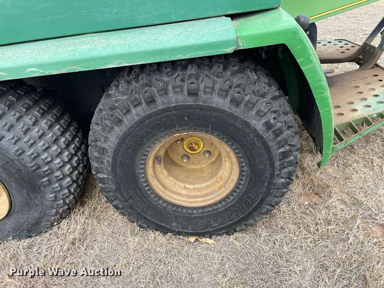 image for item MY9230 1988 John Deere AMT600  utility vehicle