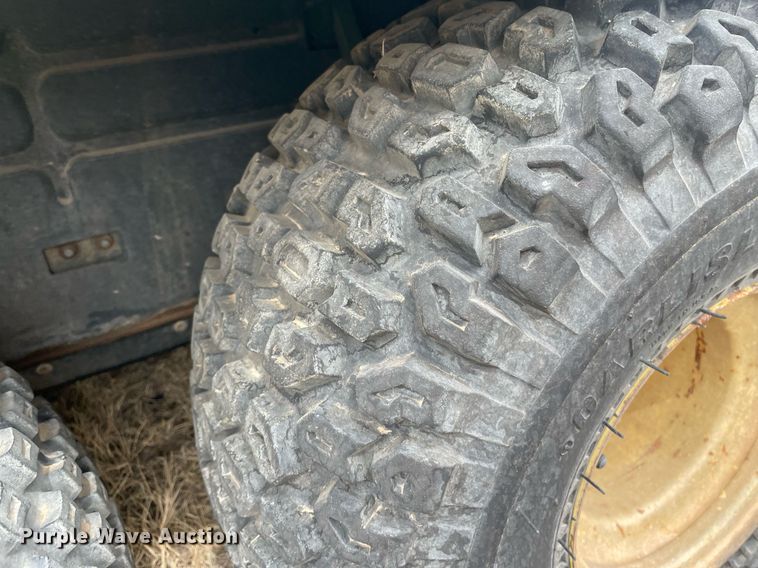 image for item MY9230 1988 John Deere AMT600  utility vehicle