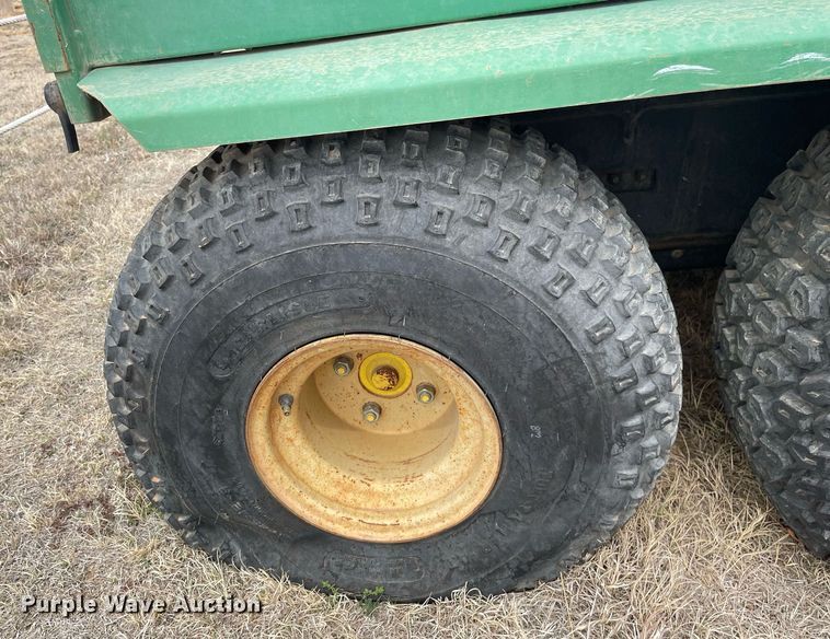 image for item MY9230 1988 John Deere AMT600  utility vehicle